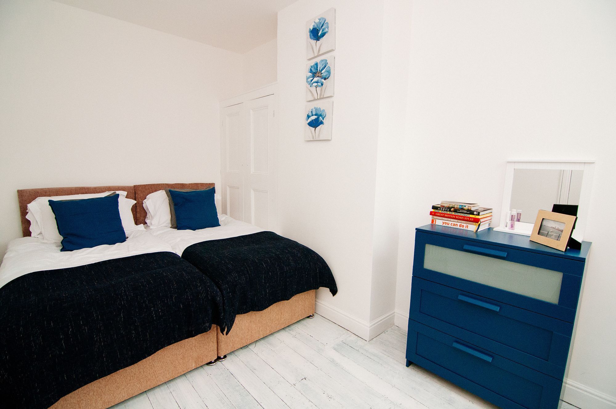 Rockingham House Apartment *